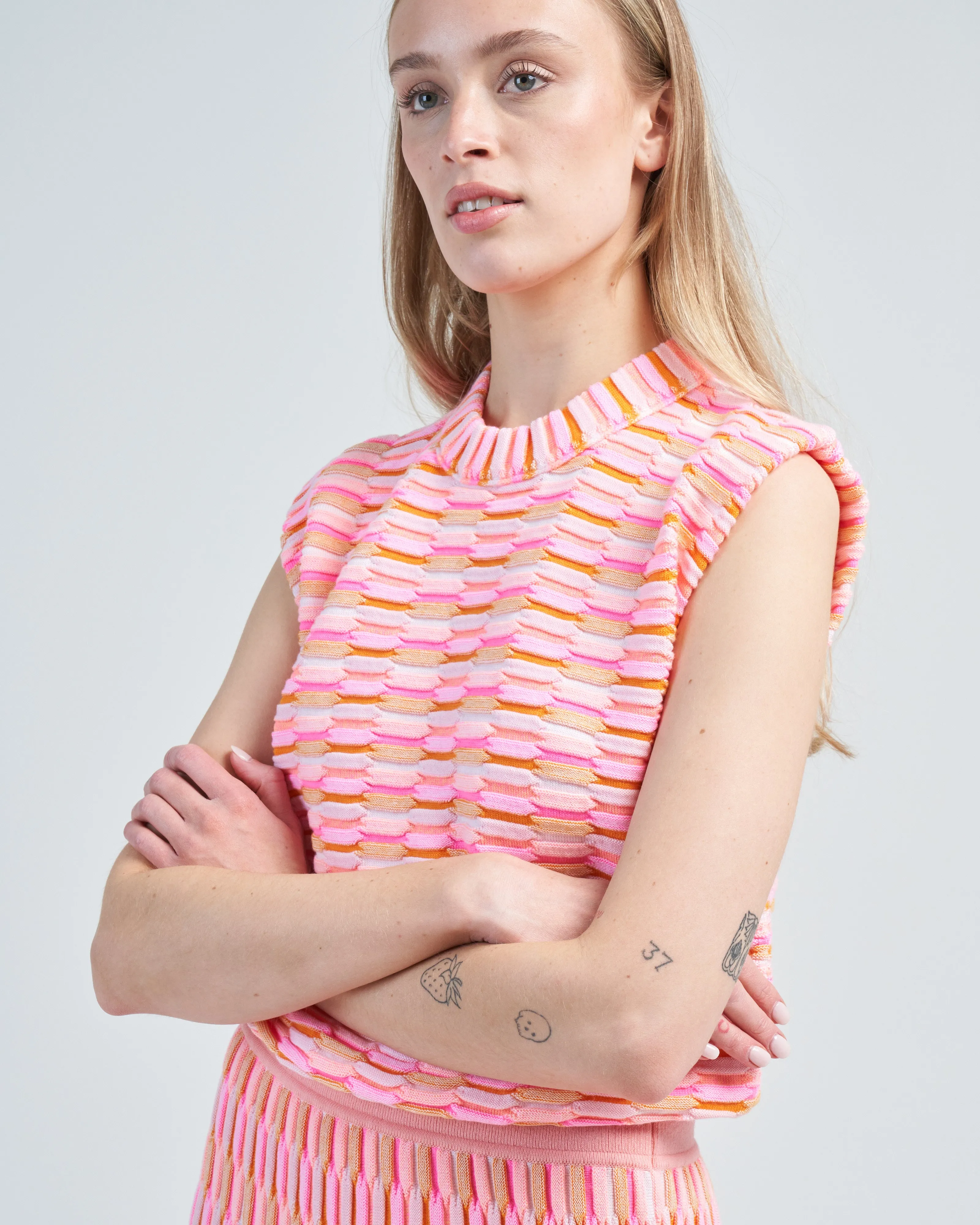 sleeveless structured top in zellige stitch
