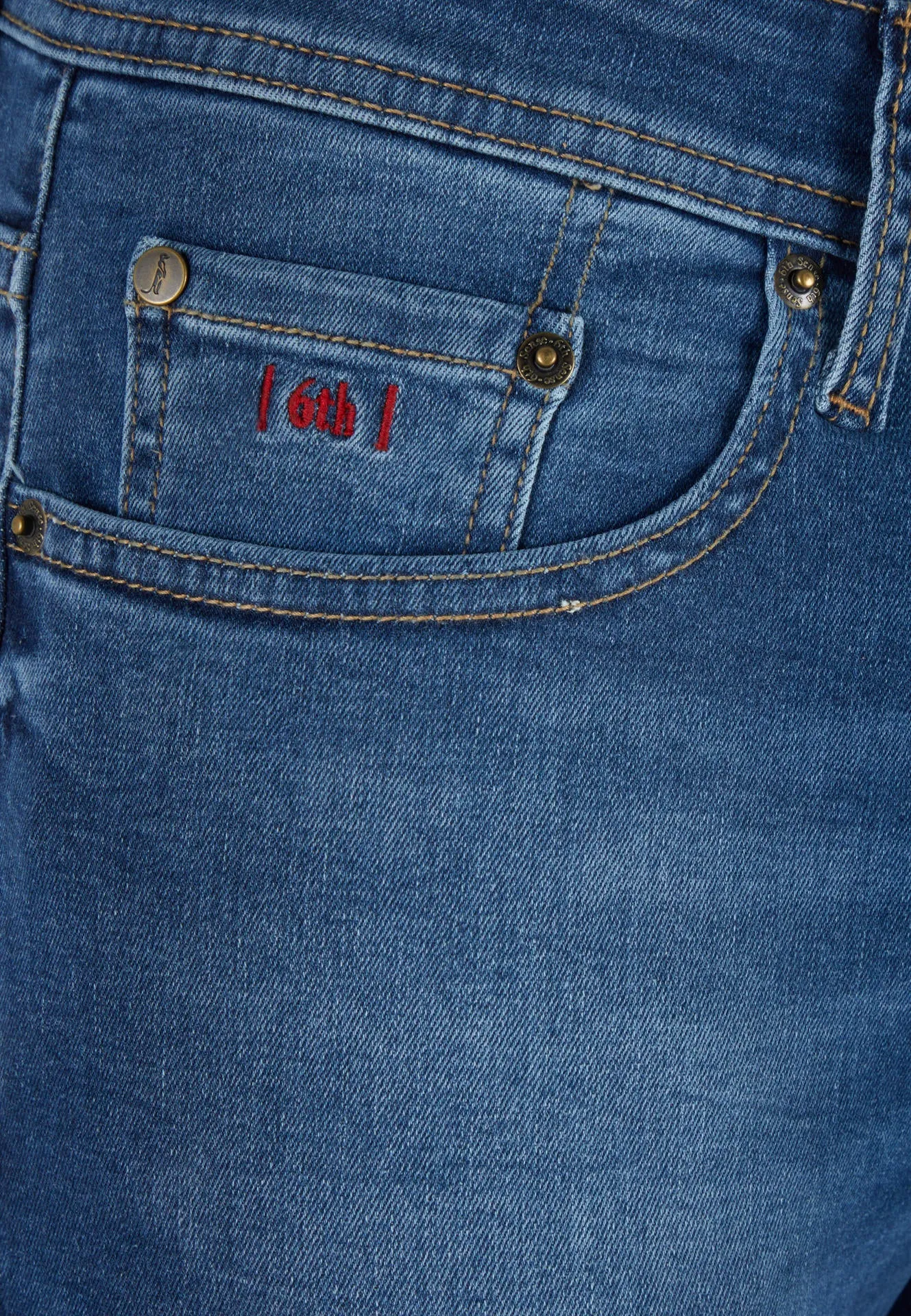 Straight Leg Jeans | Nevada | Light Wash