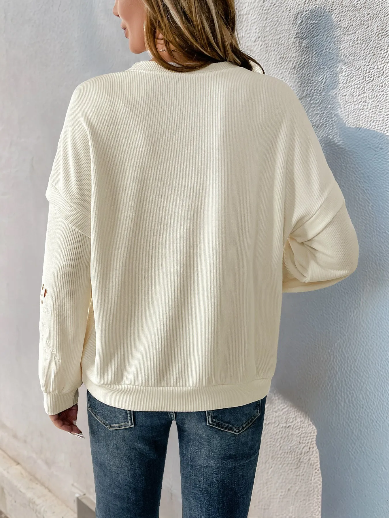Stylish Hollow Texture Patchwork Pullover for Casual Elegance