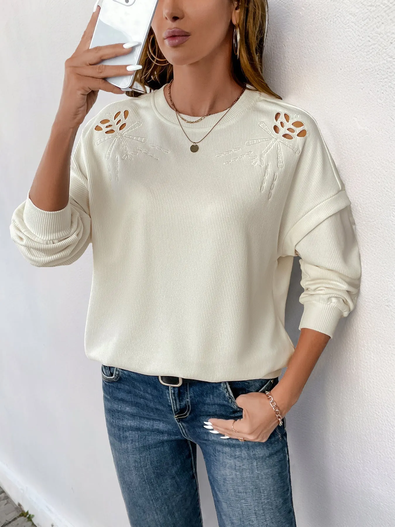 Stylish Hollow Texture Patchwork Pullover for Casual Elegance