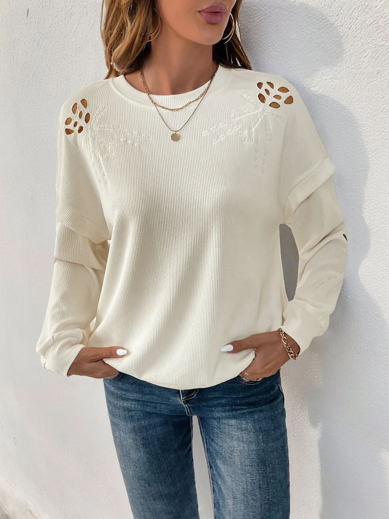 Stylish Hollow Texture Patchwork Pullover for Casual Elegance