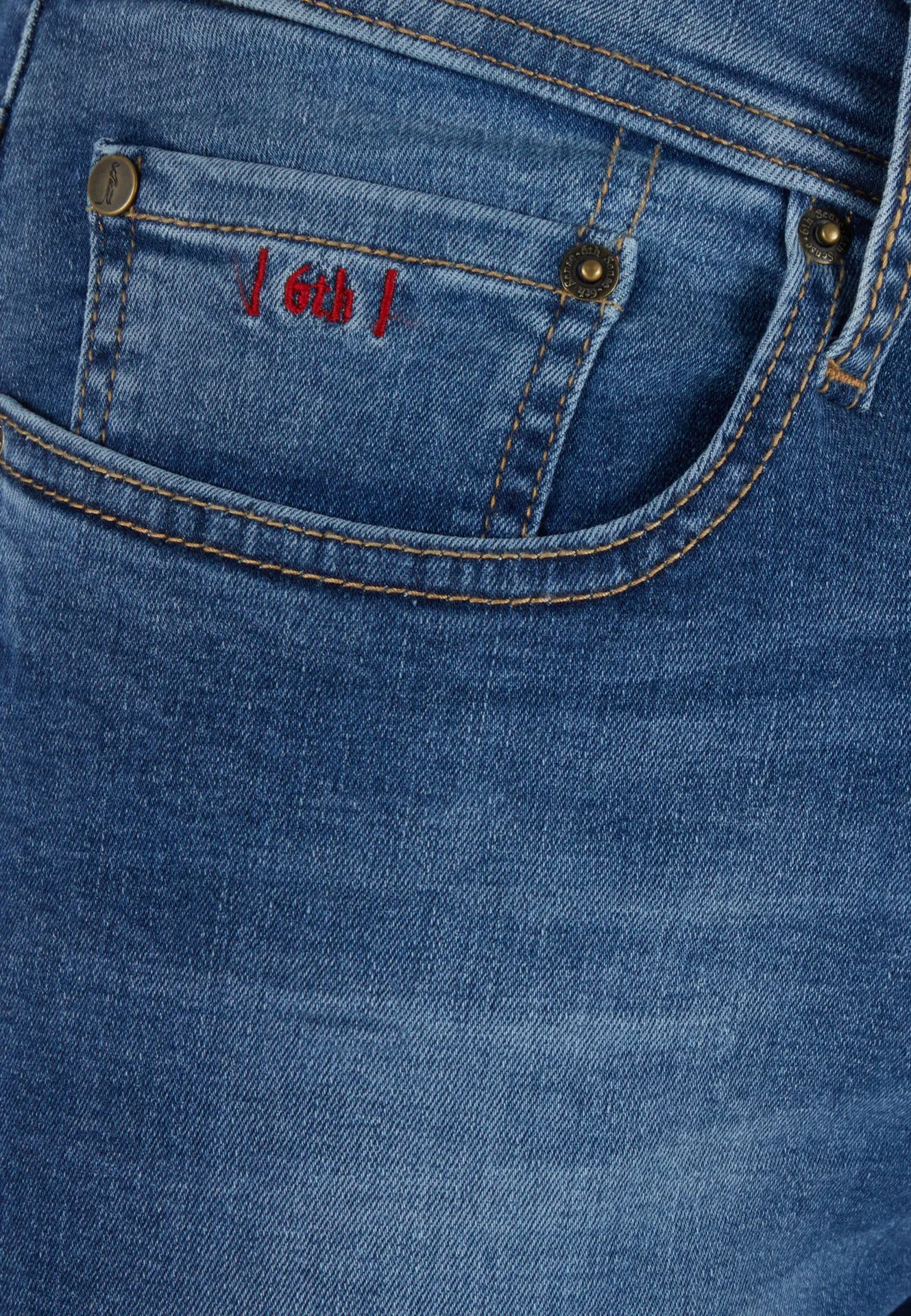 Tapered straight-leg Jeans | Hollywood | Light Wash