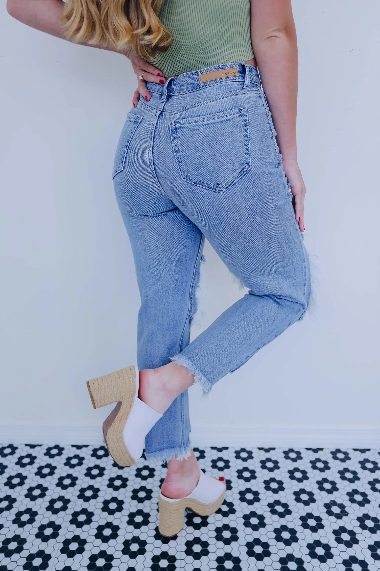 ***Tatum Distressed Cropped Jeans -Light SAMPLE