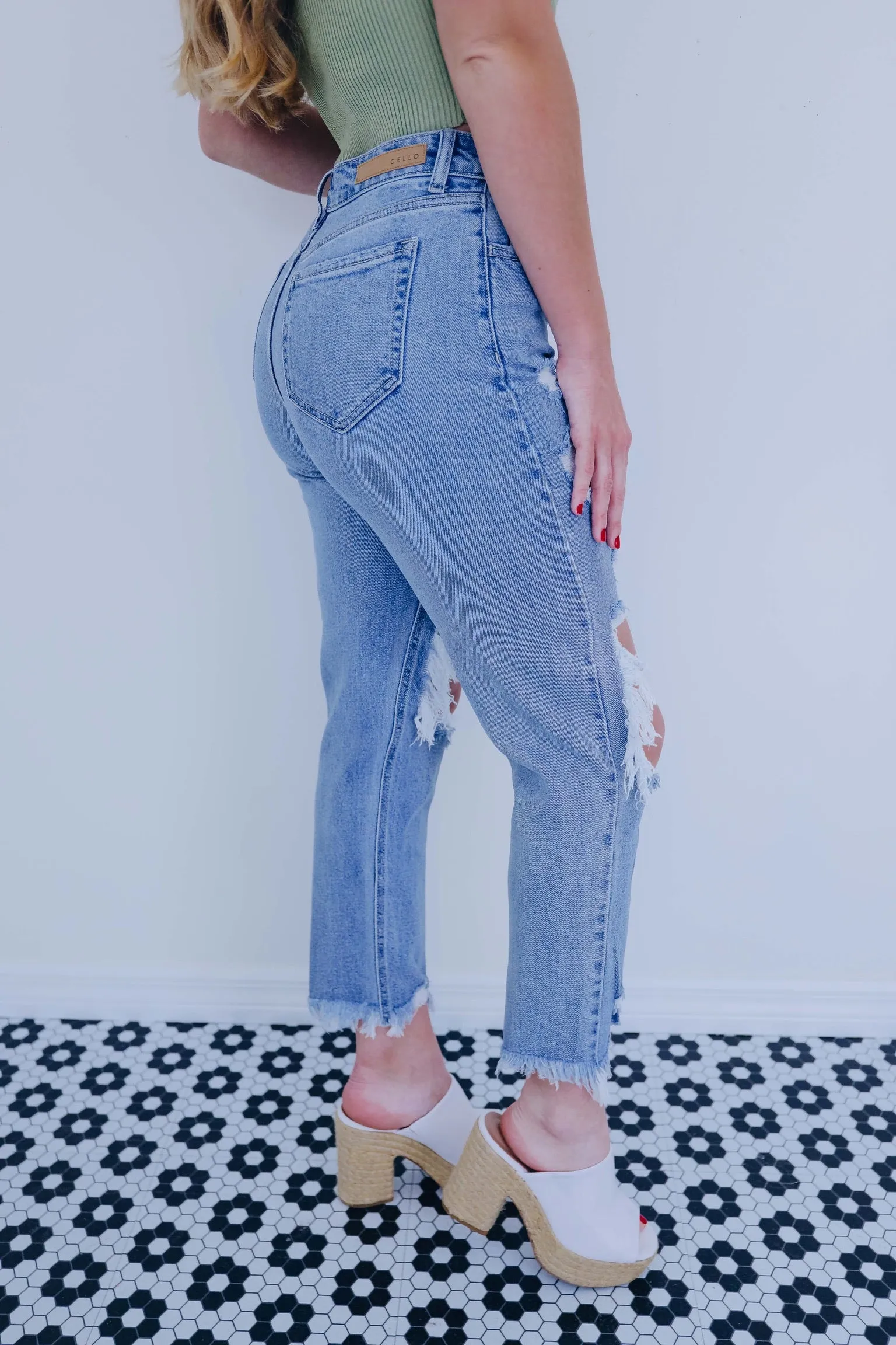 ***Tatum Distressed Cropped Jeans -Light SAMPLE