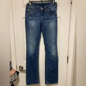True Religion Straight Leg Spade Pocket Medium Wash Denim Jeans