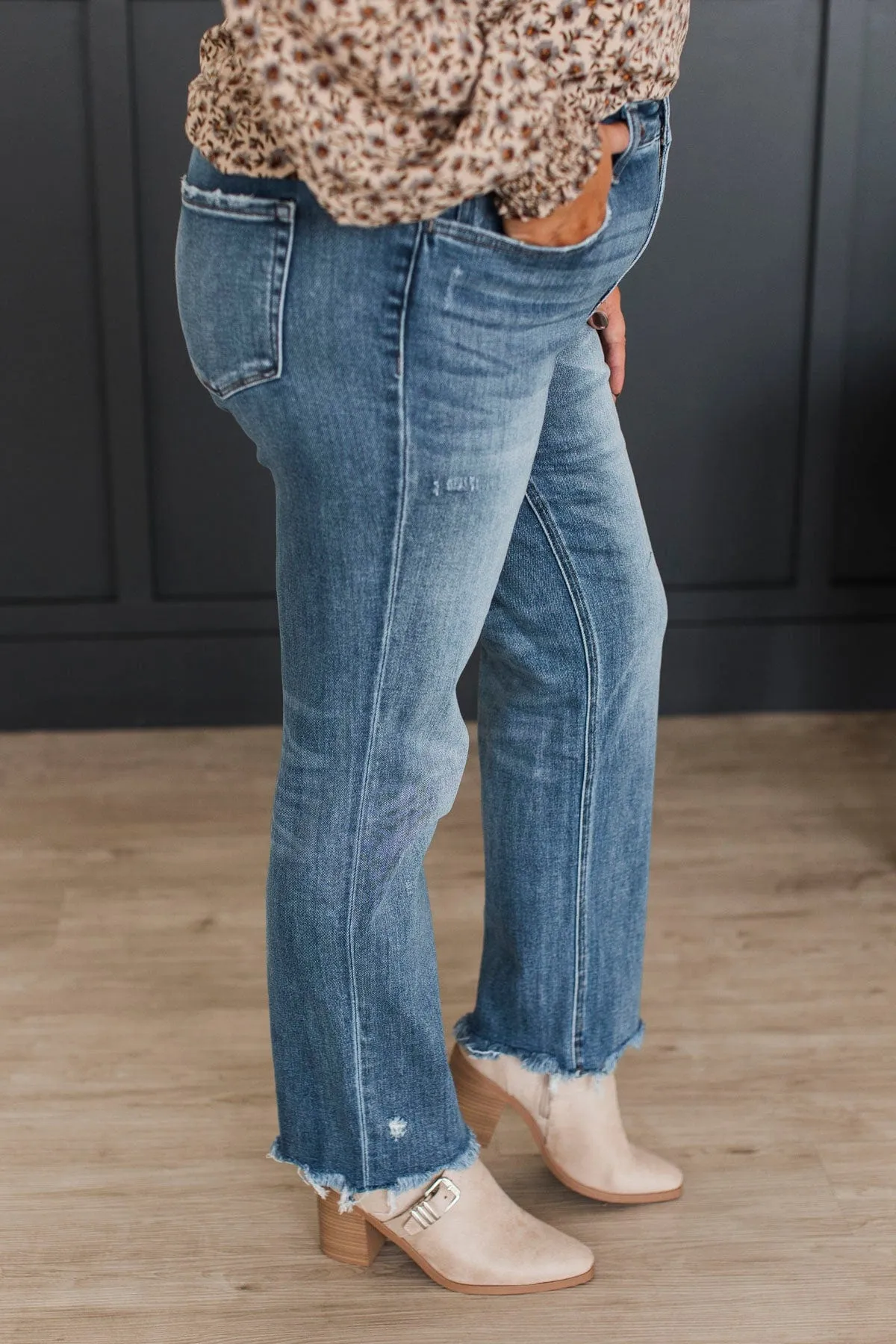 Vervet Slim Straight Jeans- Garcelle Wash