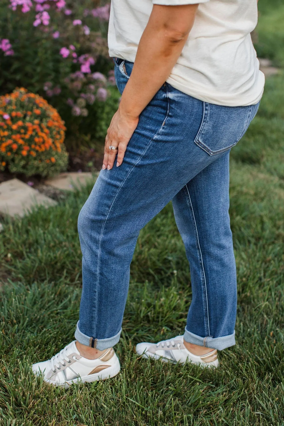 Vervet Slim Straight Jeans- Vanessa Wash