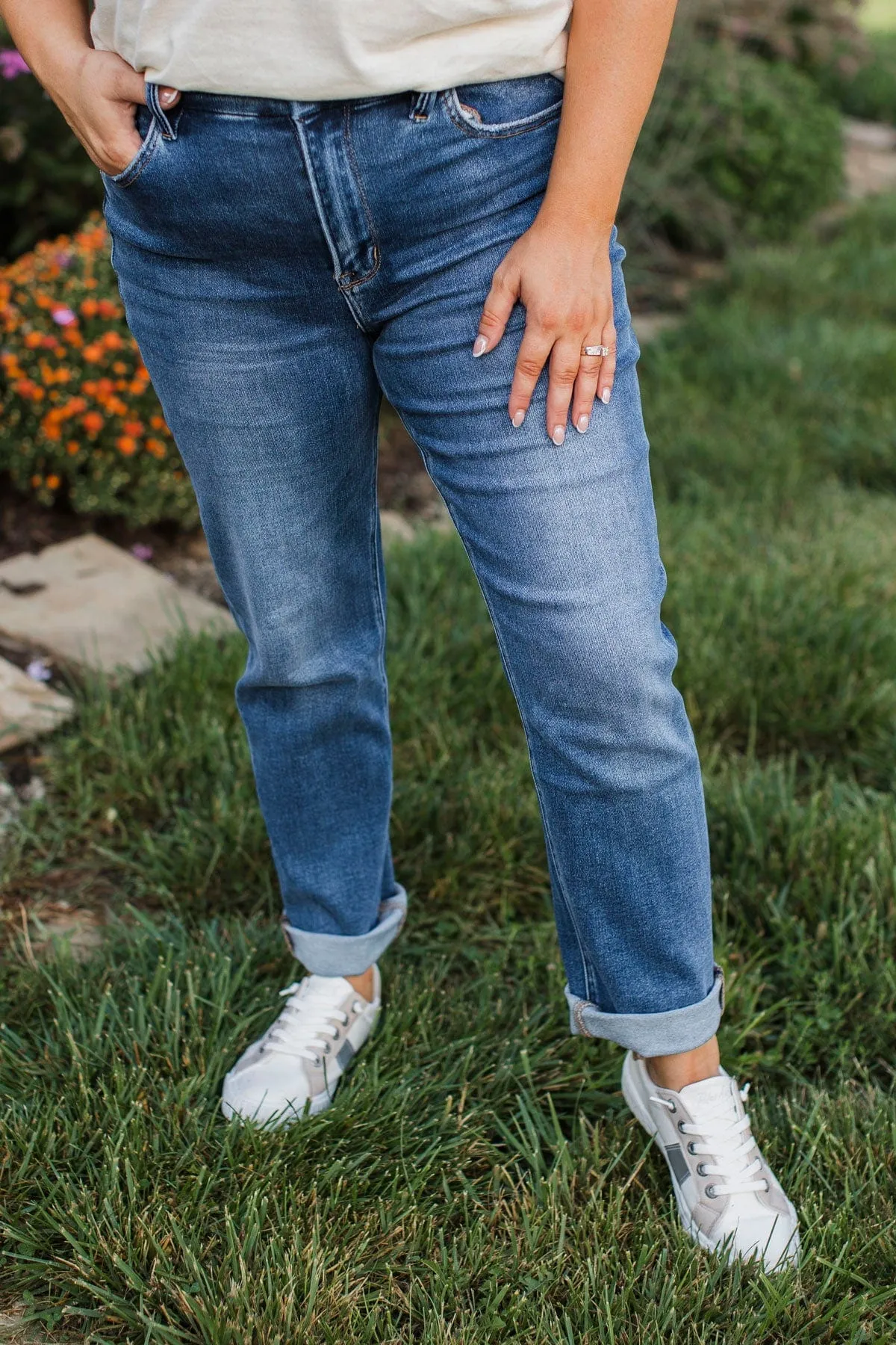 Vervet Slim Straight Jeans- Vanessa Wash