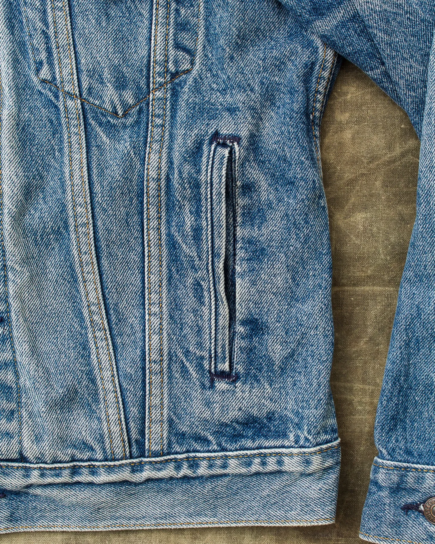 Vintage Levi's 705056-0216 Made in USA Denim Jacket Size 40R