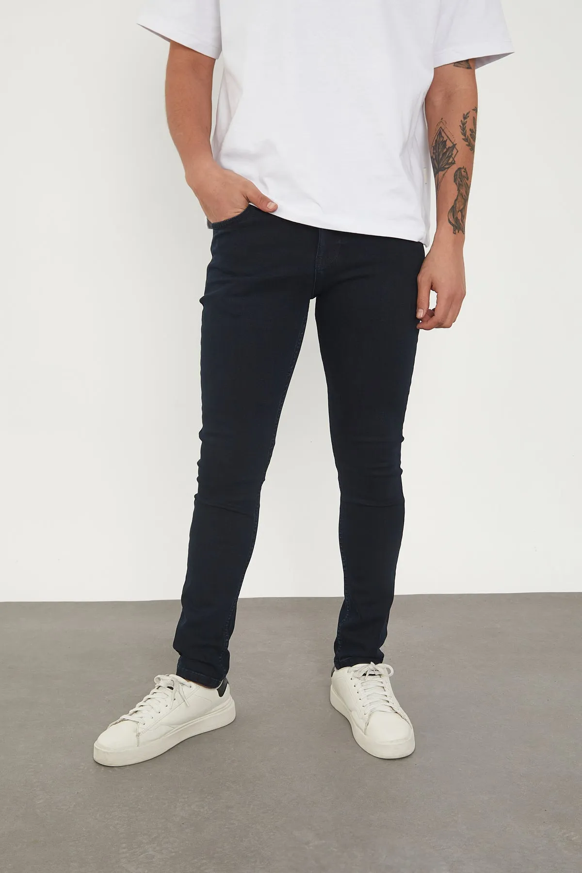 Wolfe Denim Slim Fit Jeans – Navy