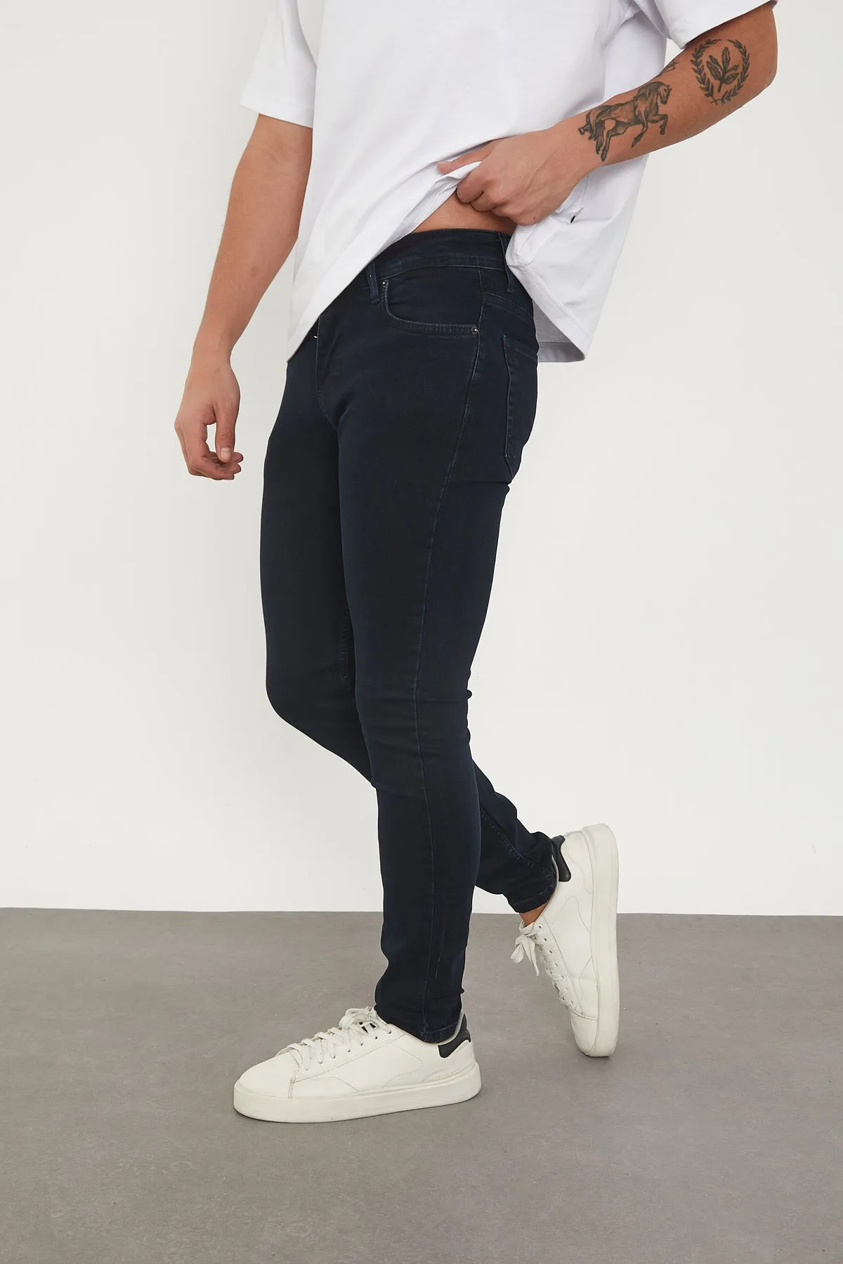 Wolfe Denim Slim Fit Jeans – Navy