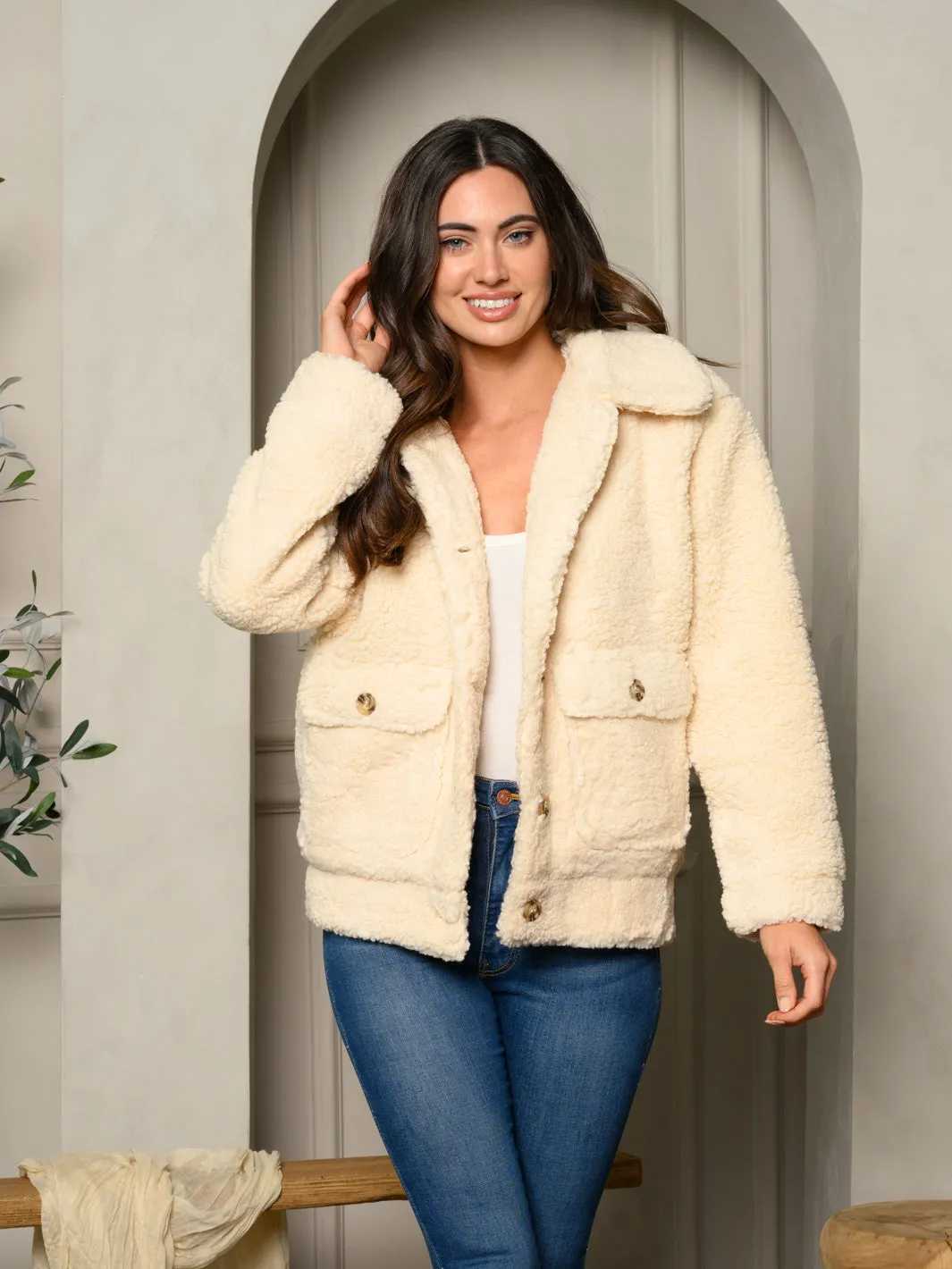 WOMEN'S FUZZY COLLAR BUTTON CLOSURE LONG JACKET