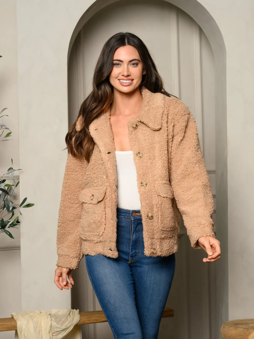 WOMEN'S FUZZY COLLAR BUTTON CLOSURE LONG JACKET