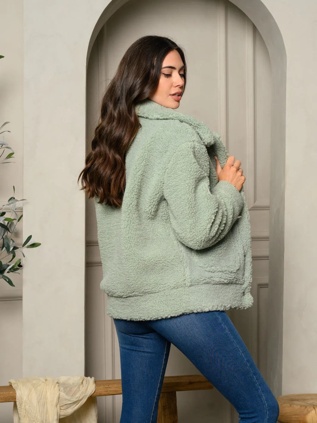 WOMEN'S FUZZY COLLAR BUTTON CLOSURE LONG JACKET